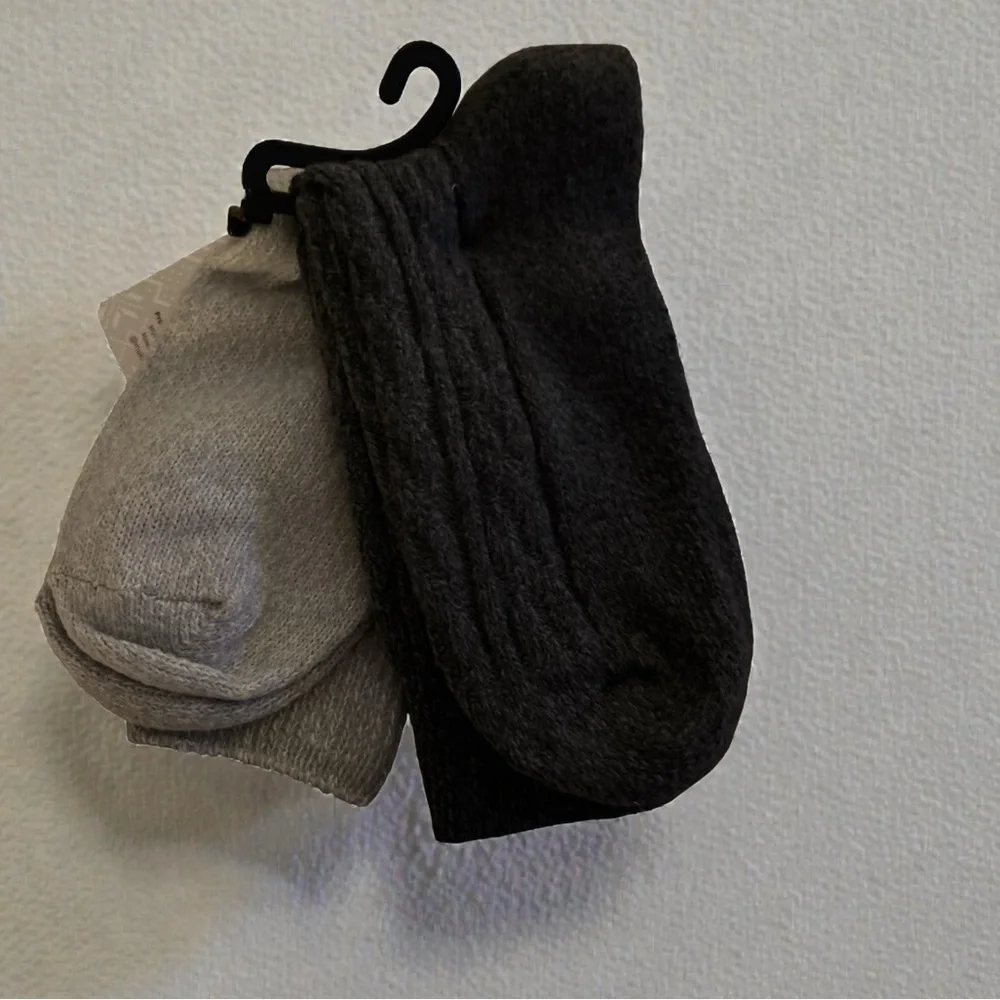 Muk Luks Women's Gray and Black Patterned Crew Socks